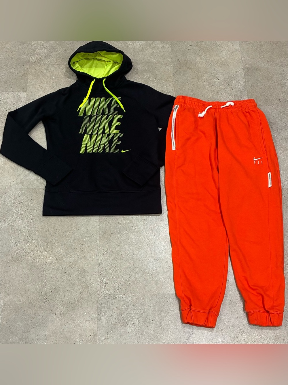 Women’s NIKE Fly Jogger Sweatpants & Hoodie Sweatshirt, sz Small